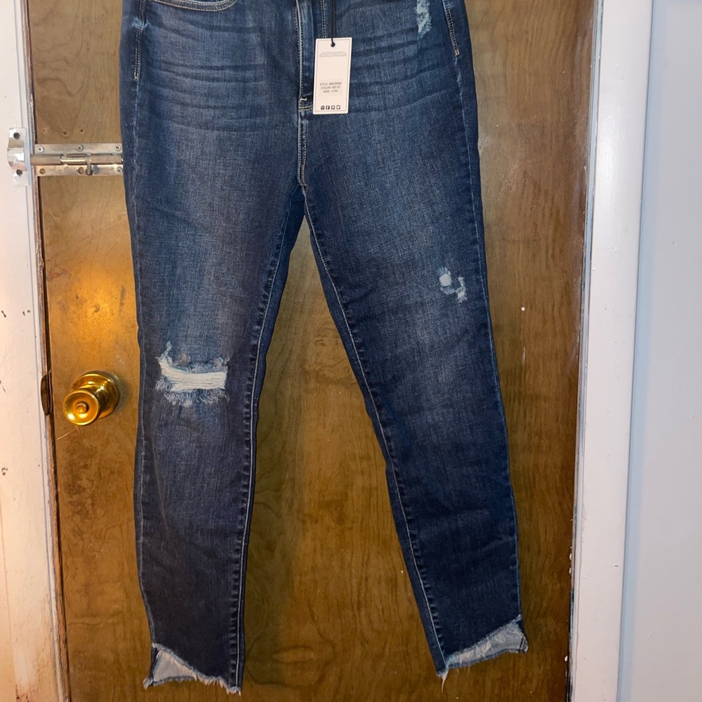 Judy blue shark bite ankle 11